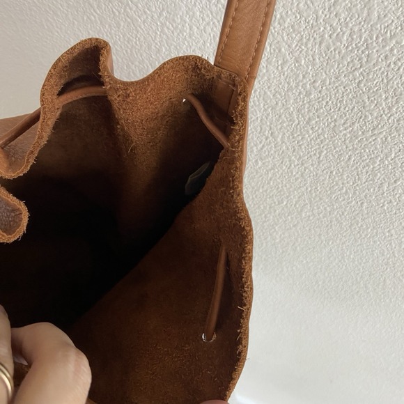 Baggu Natural Milled USA Leather Bucket Drawstring Crossbody Bag Brown - Picture 5 of 9